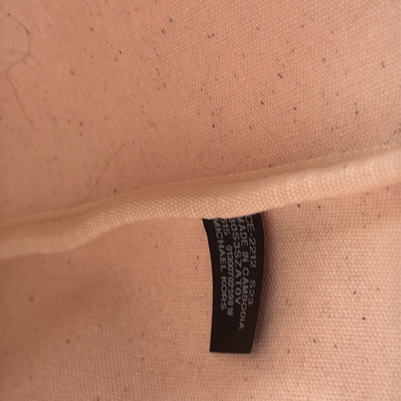 Michael Kors Bag Eliza XS East-West Tote & Wallet Set - Picture 12 of 17